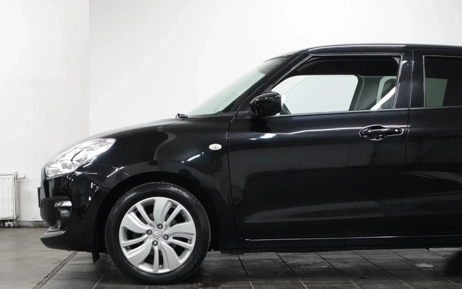 Suzuki Swift cena 49900 przebieg: 77421, rok produkcji 2019 z Wąbrzeźno małe 781